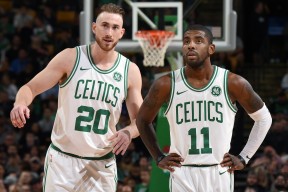 开云官网-北京队关键战突围深圳队，爱德华兹关键时刻站出来