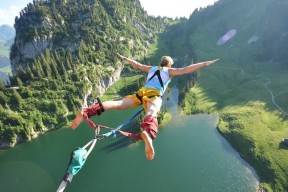 开云体育官网-当厄瓜多尔式战术在NBA总决赛上演，一场颠覆想象的焦点战