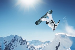 开云体育app-双星闪耀，国际米兰单节击溃巴萨，凯恩在美加墨世界杯接管比赛