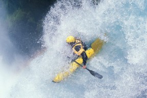 开云体育在线-银箭与魔笛，当赛道哲学照亮绿茵场