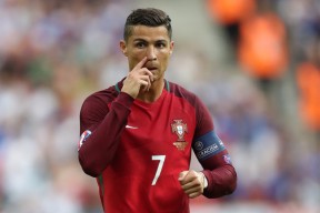 开云体育平台APP-帕尔默时代降临，西班牙压哨绝杀芬兰，美加墨世界杯迎来新王